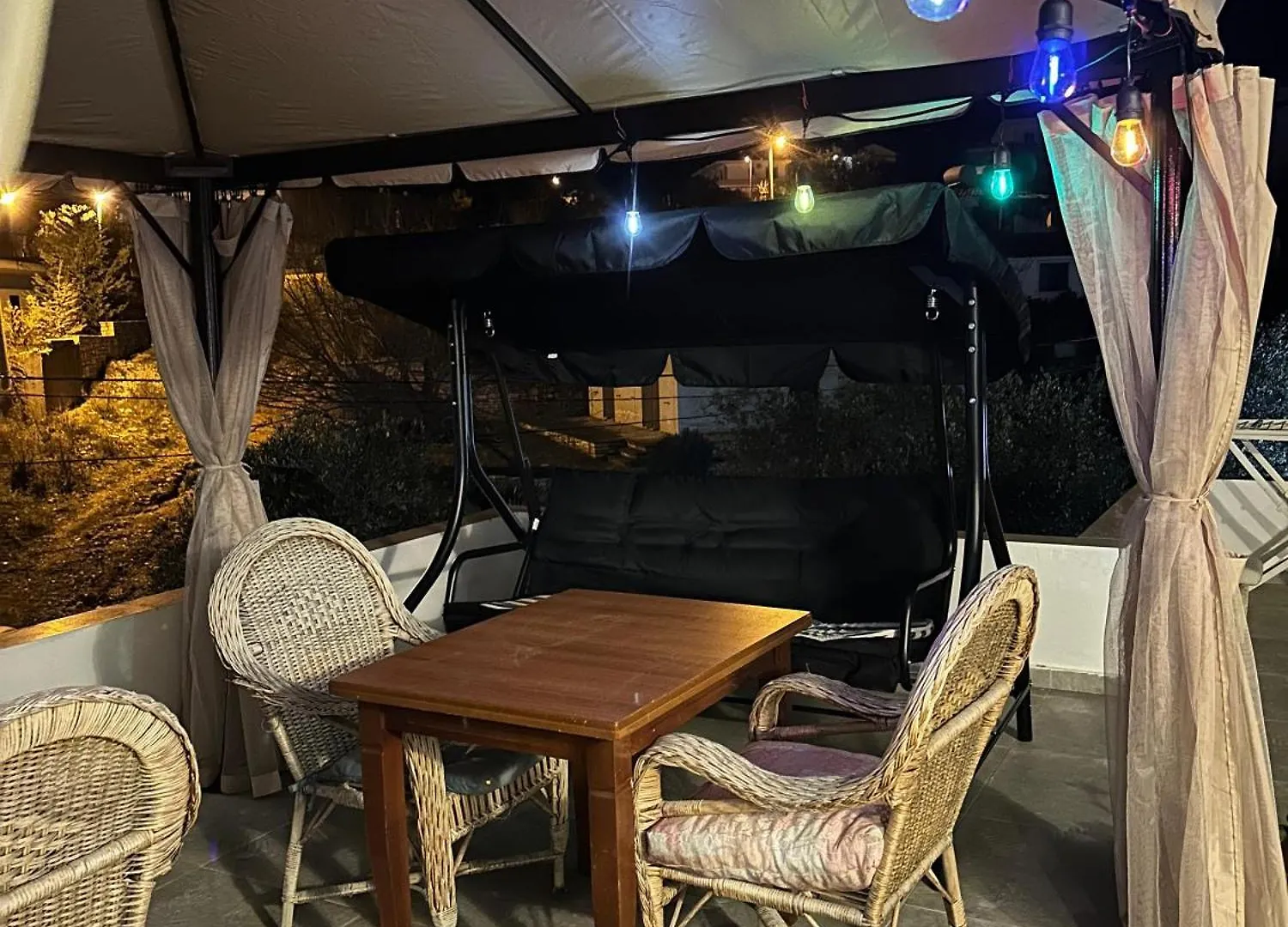 Kingsland Apartment Ksamil