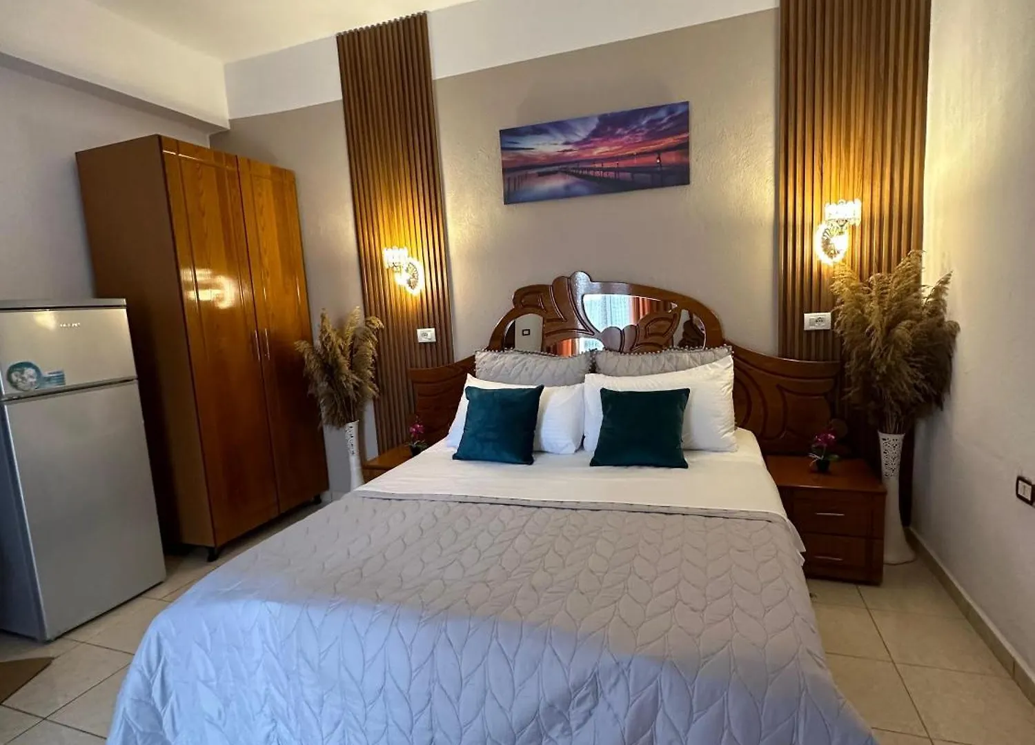 Kingsland Apartment Ksamil
