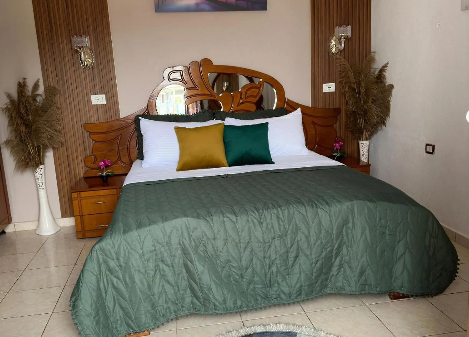 Kingsland Apartment Ksamil