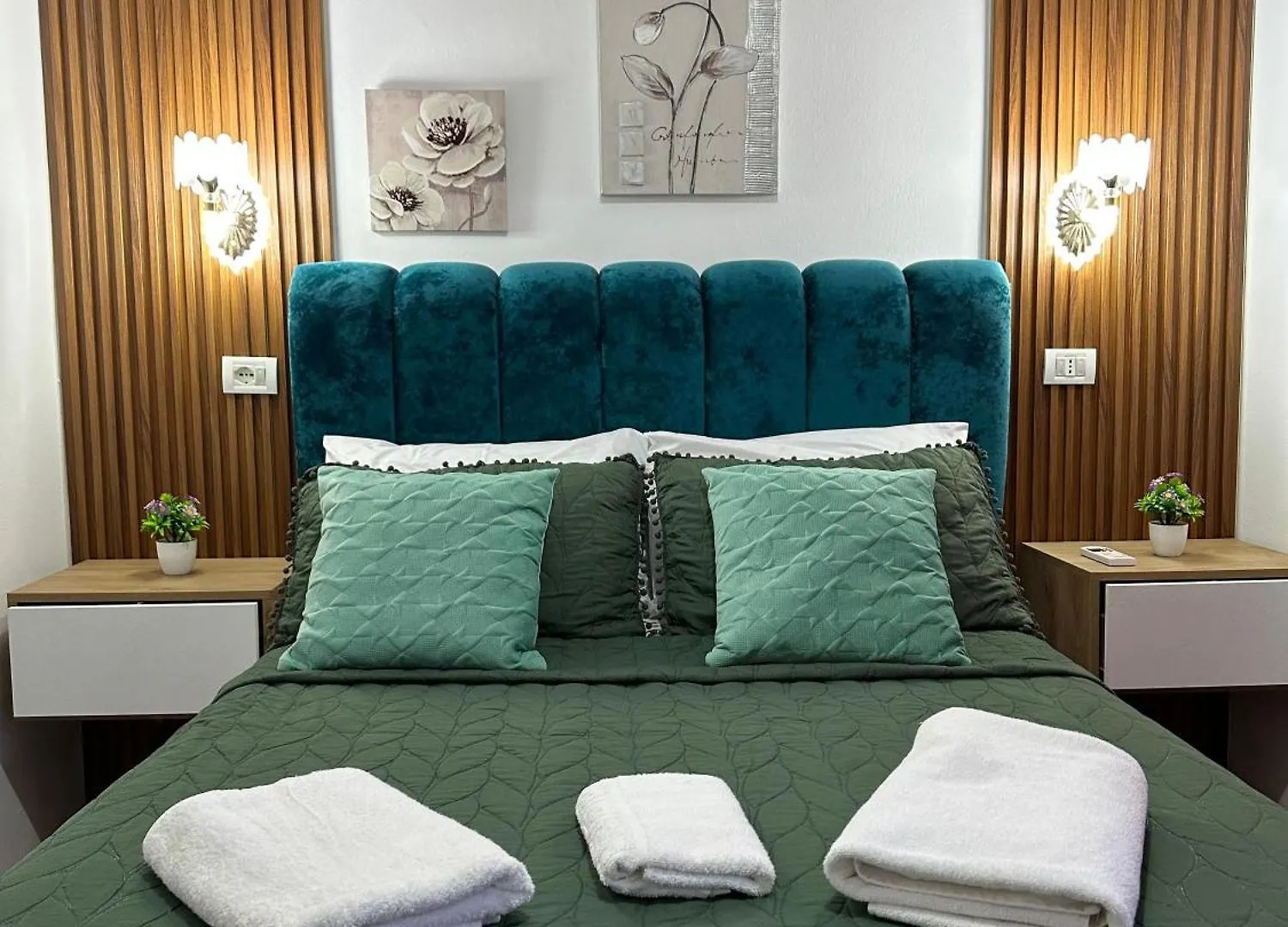 Kingsland Apartment Ksamil