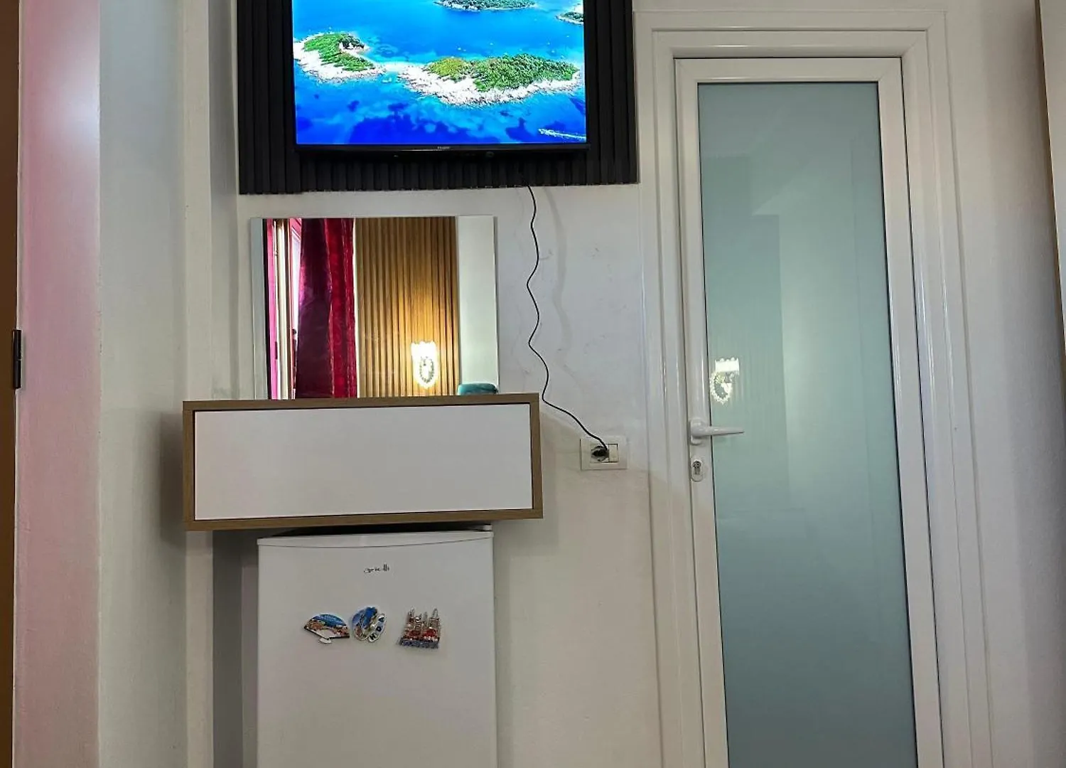 Kingsland Apartment Ksamil