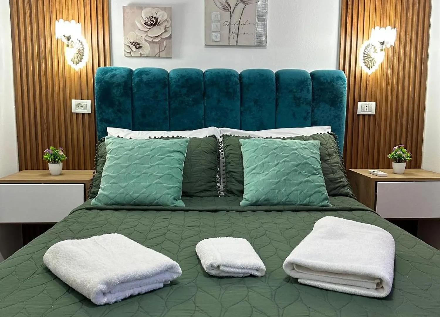 Kingsland Apartment Ksamil