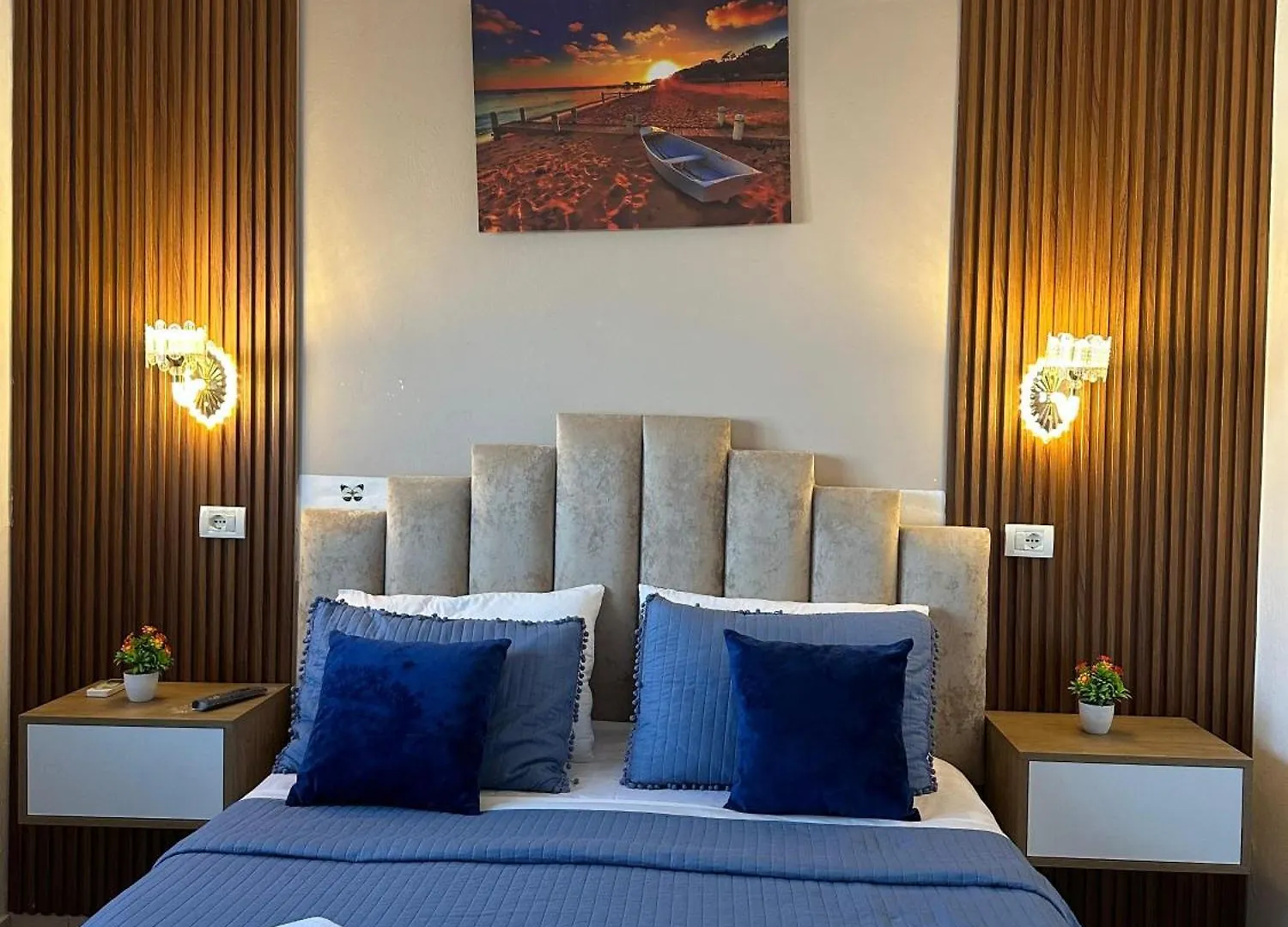Kingsland Apartment Ksamil