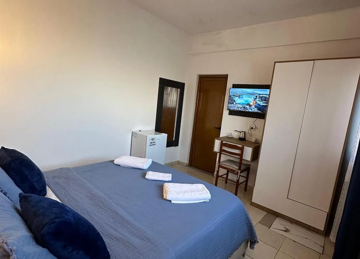 Kingsland Apartment Ksamil