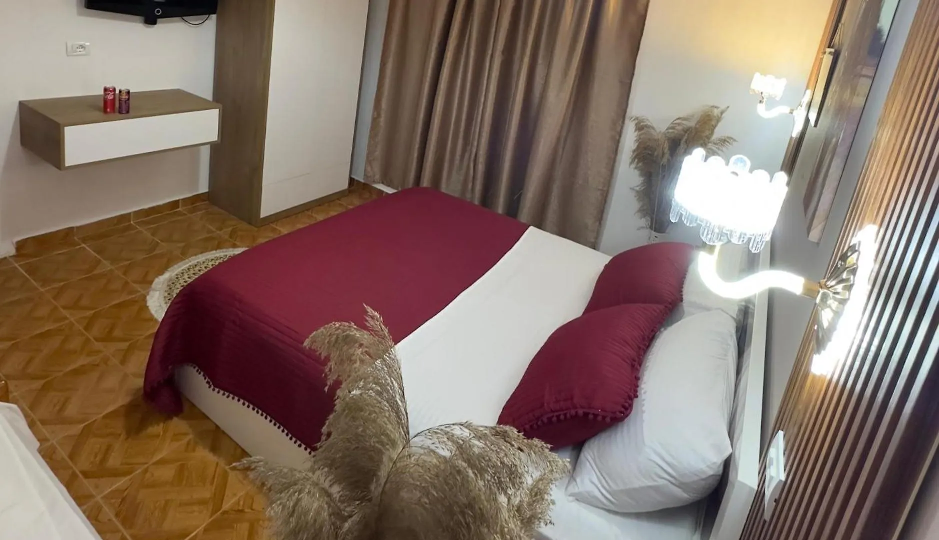 Kingsland Apartment Ksamil
