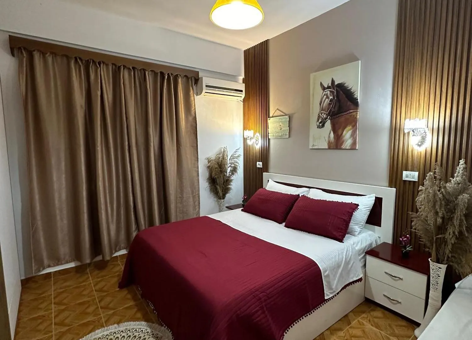 Kingsland Apartment Ksamil