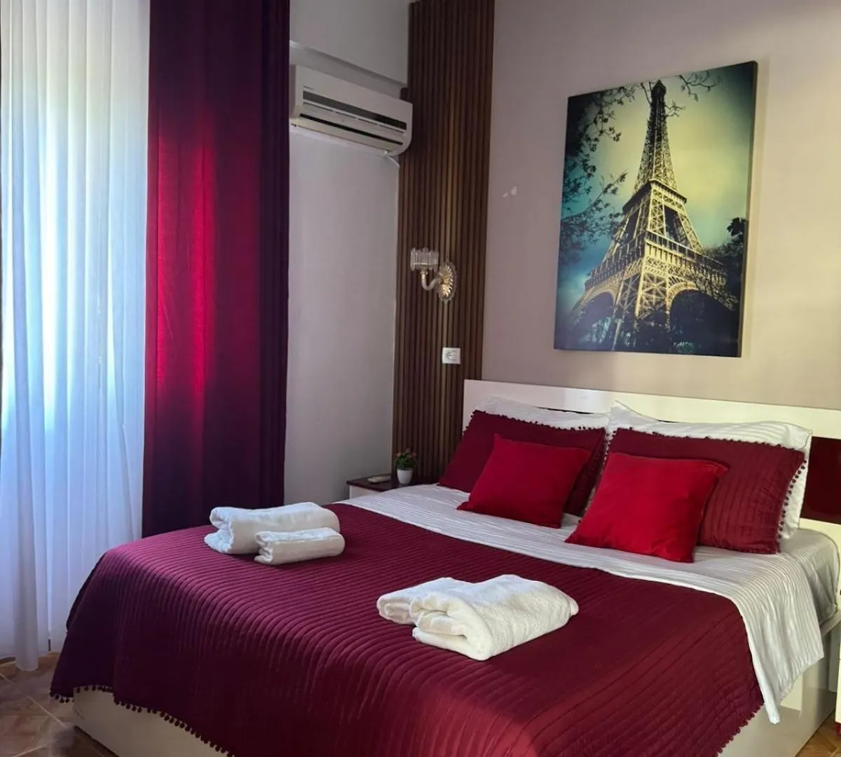 Kingsland Apartment Ksamil